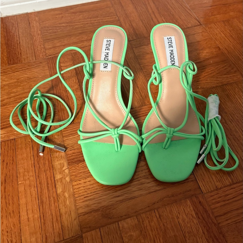 Steve Madden Lime Green Strappy Sandals Size 6.5 never worn
